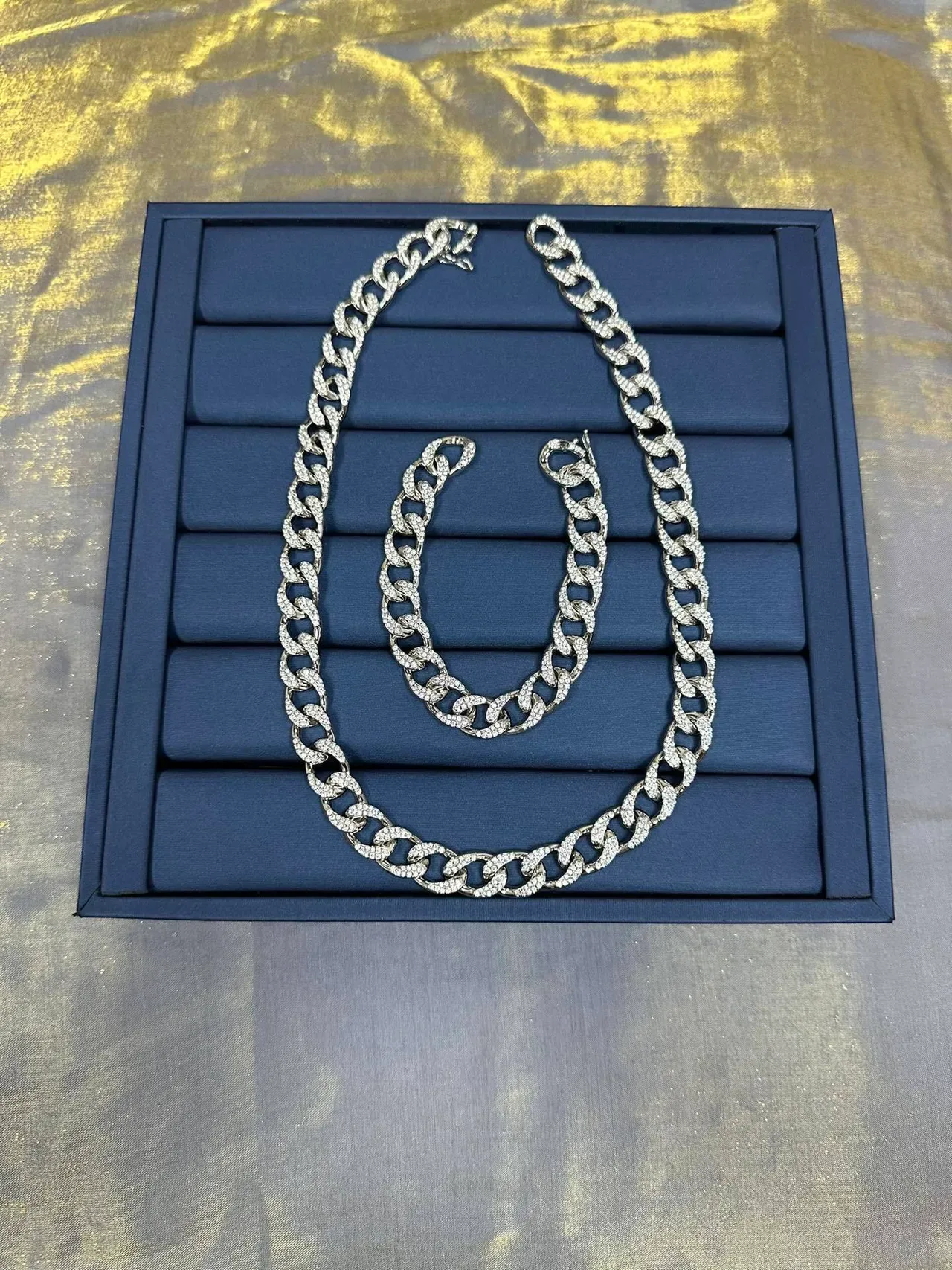 Chunky Curb-Link Pavé-Set Silver-Toned Bracelet 9