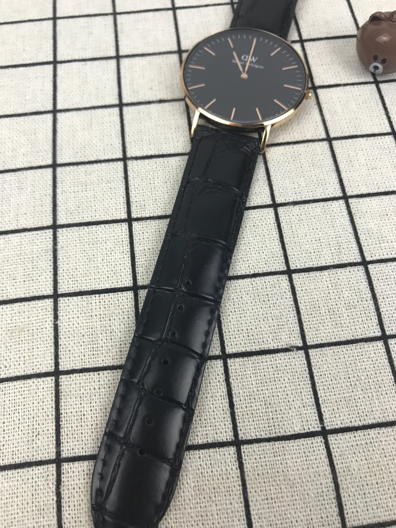 Daniel Wellington Montre Classique Noire Dorée Quartz 4