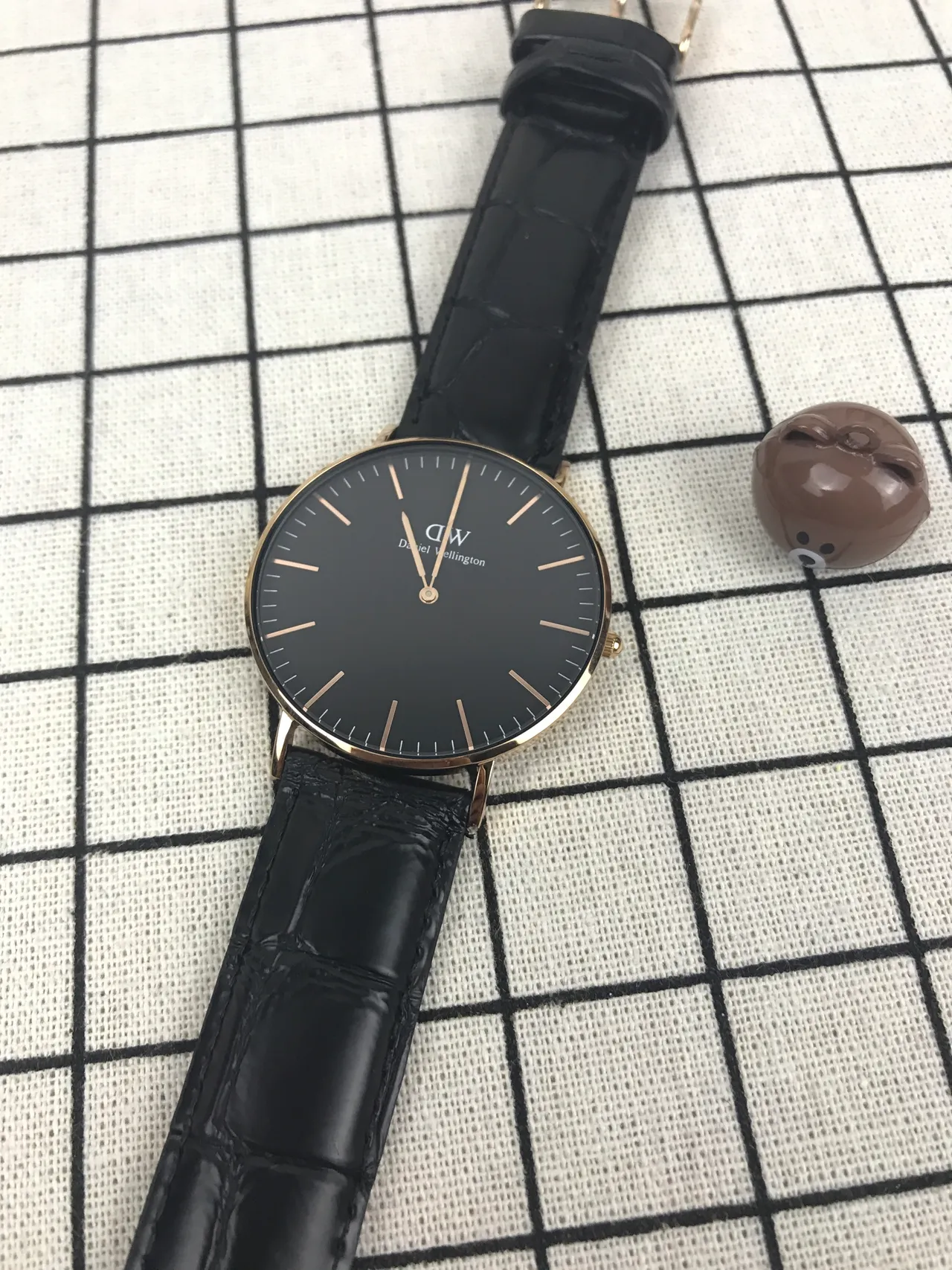 Daniel Wellington Montre Classique Noire Dorée Quartz 5