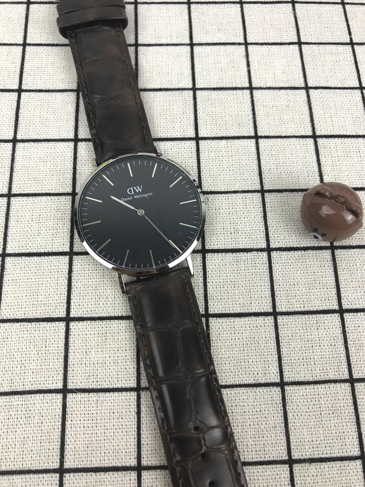 Daniel Wellington Classic Minimalist Black Dial Brown Leather Strap Quartz Watch 6