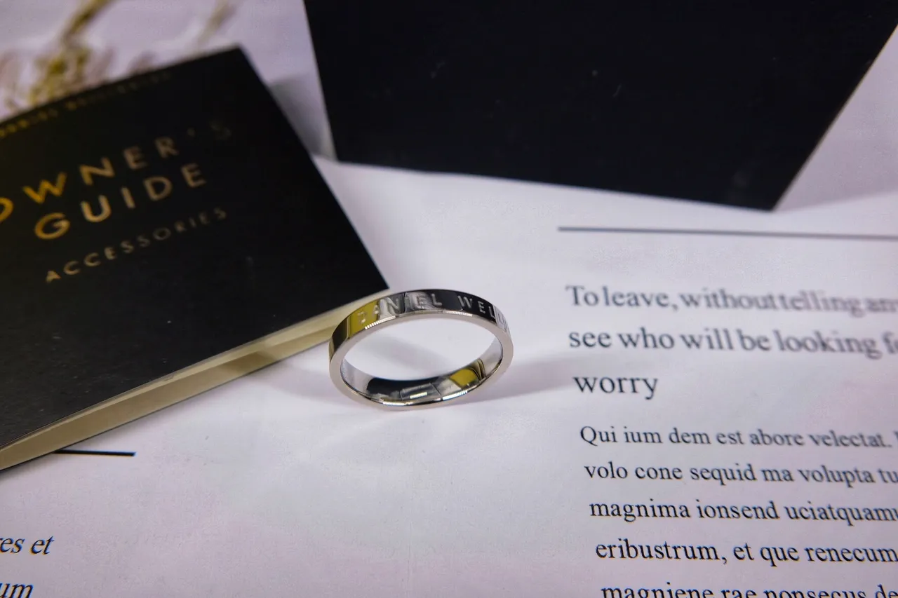 Daniel Wellington Signature Ring Silver Minimalist Engraved Ring 6