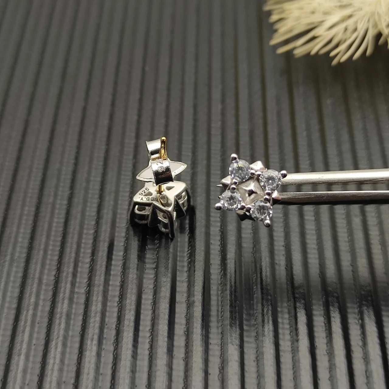 David Yurman Geometric Cluster Stud Earrings 10