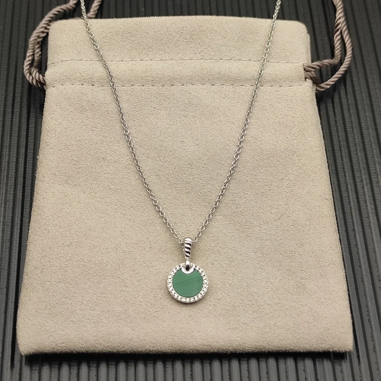 David Yurman Colar Pingente Disco Circular Verde Prata Halo Diamantes Pavé 9