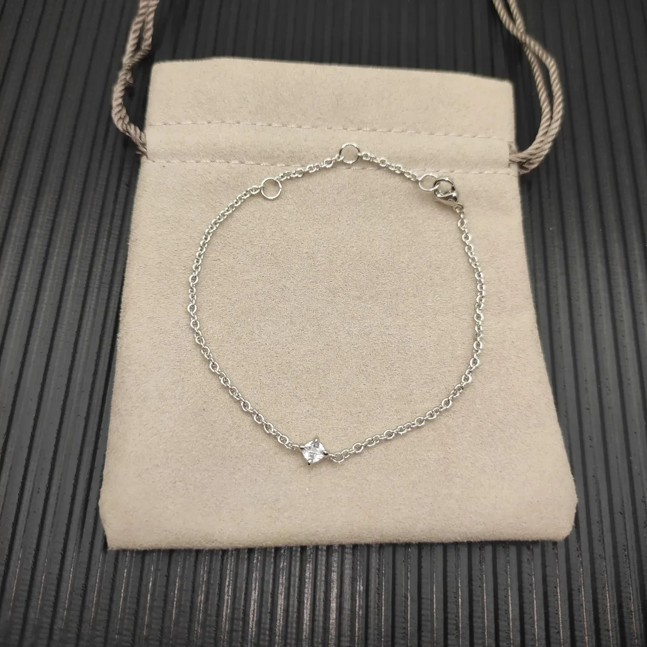 David Yurman Silver Beige Fine Chain Single Bezel-Set Clear Stone Bracelet 11