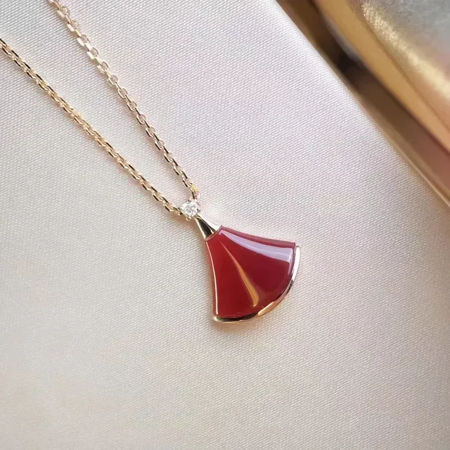Fan-Shaped Red Stone Pendant Necklace 8