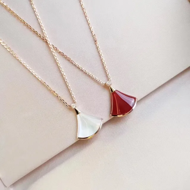 Fan-Shaped Red Stone Pendant Necklace 9
