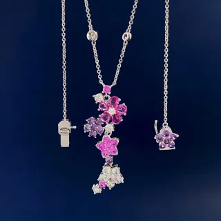 Collier à pendentif en cascade de multiples gemmes florales