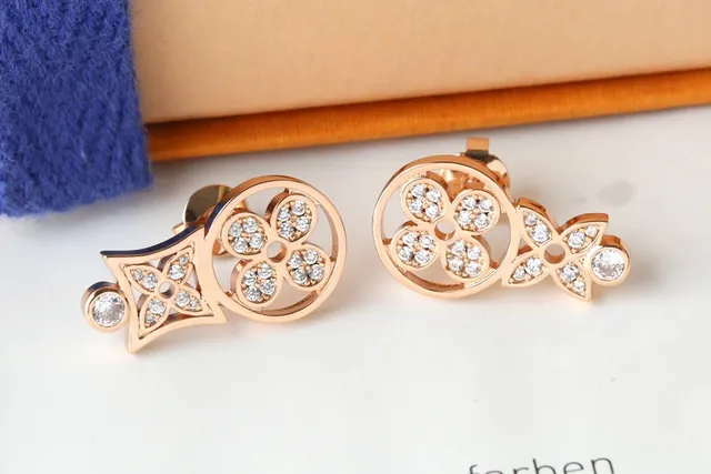 Floral Quatrefoil Pavé Crystal Stud Earrings 4