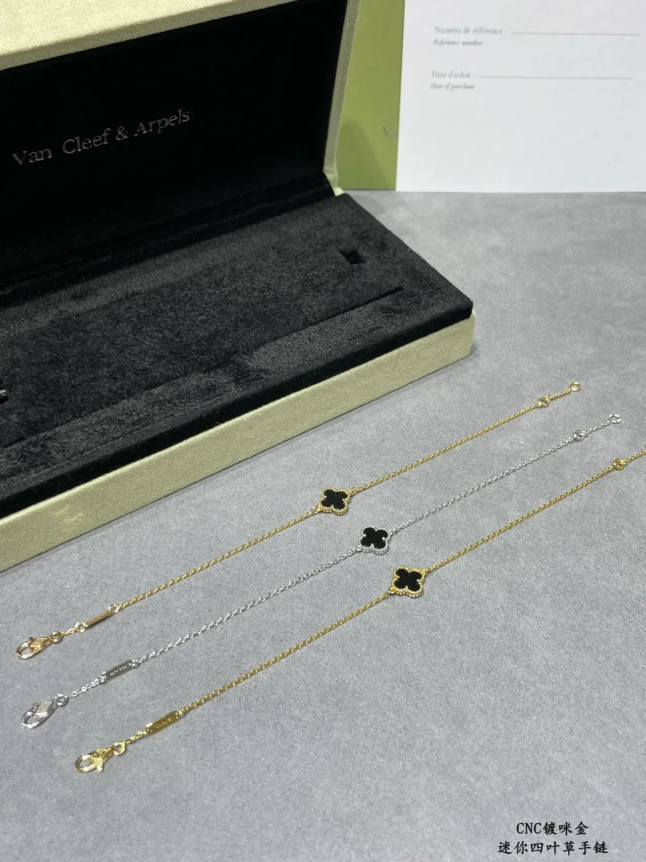 Four-Leaf Clover Bracelet Black Gold Pendant Enamel Inlay Bracelet 7