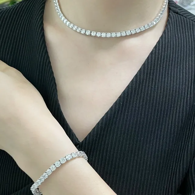 Fully Paved Channel-Set Square-Cut Stone Necklace 7