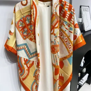Geometric Print Double-Faced Orange Shawl