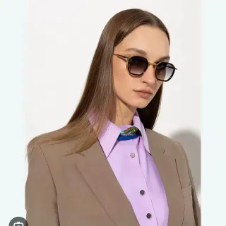 Geometric Square Frame Gold-Accent Black Gradient Sunglasses