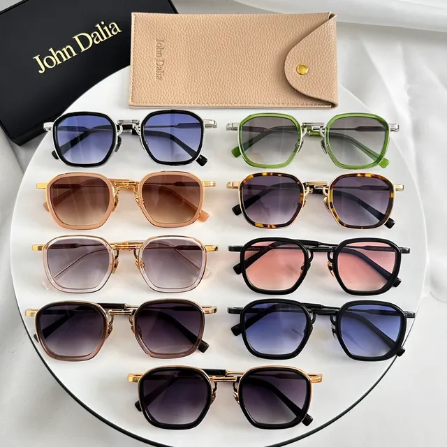 Geometric Square Frame Gold-Accent Black Gradient Sunglasses 2