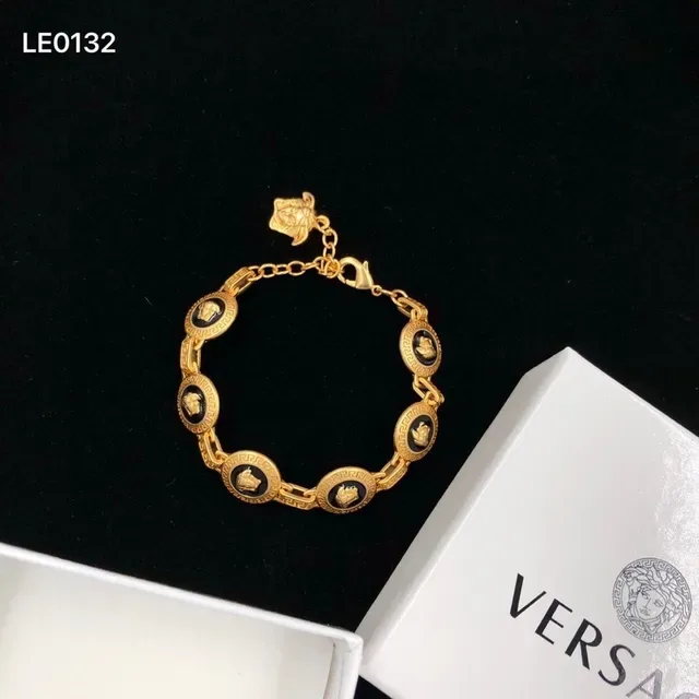Gold Black Link Chain Medallion Motifs Necklace 5