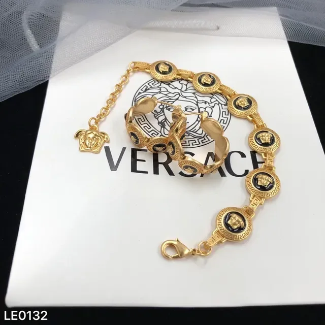 Gold Black Link Chain Medallion Motifs Necklace 7