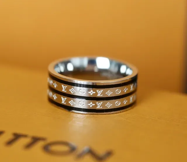 Gold Black Monogram-Engraved Inlay Band Ring 7