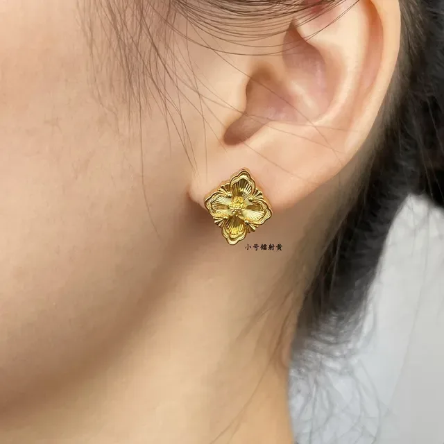Gold Floral Motif Stud Earrings 9