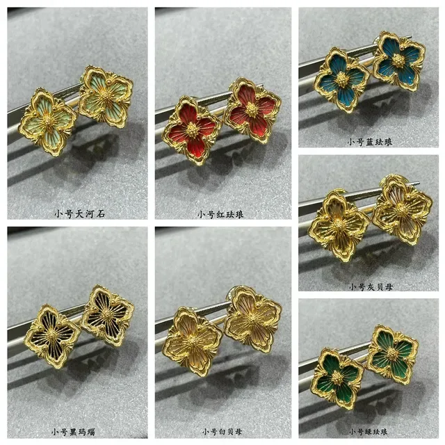 Gold Green Floral Quatrefoil Pendant Enamel Or Stone Inlay Necklace 3