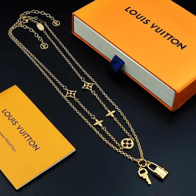 Gold Layered Chain Star-Shaped Charms Necklace 2