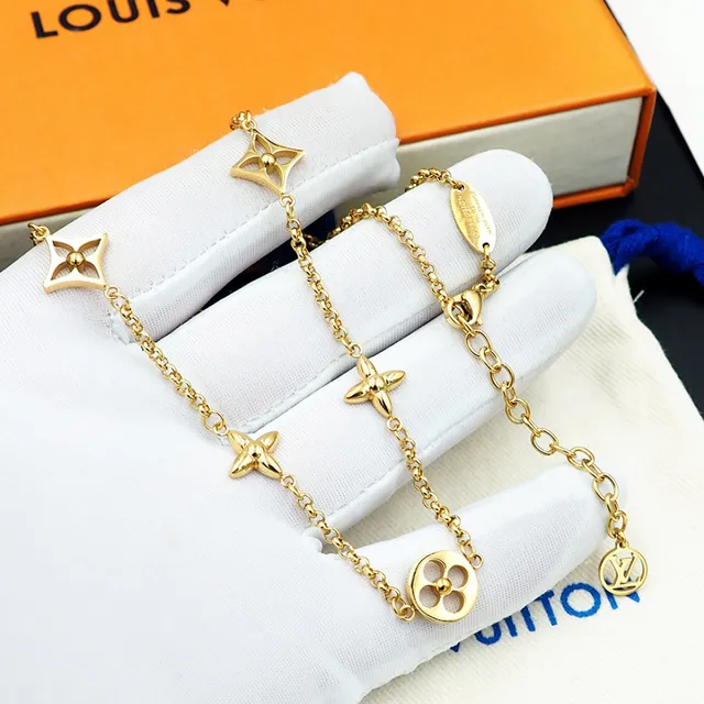 Gold Layered Chain Star-Shaped Charms Necklace 7
