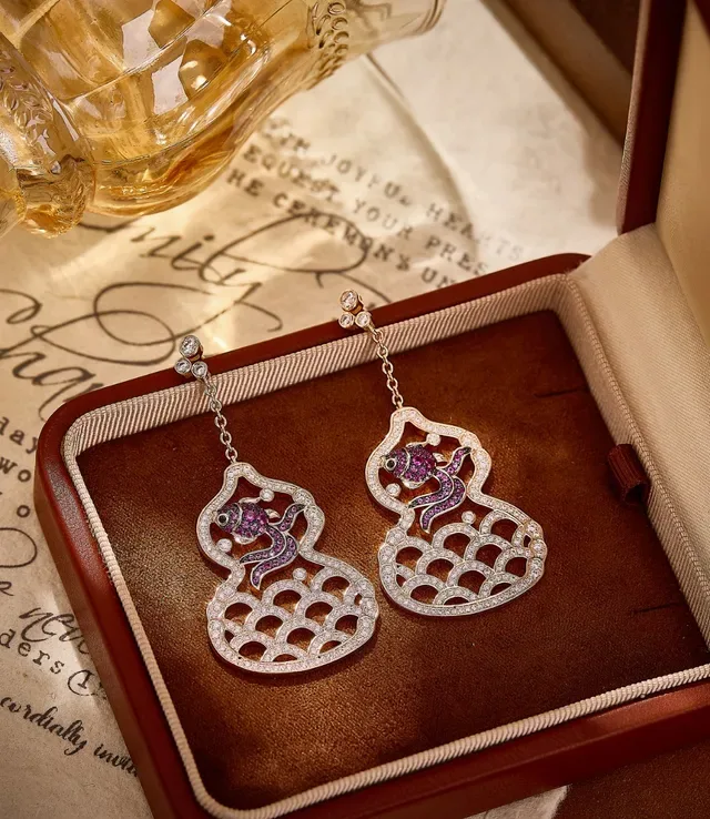 Gold Purple Gourd-Shaped Fish Motif Earrings 3