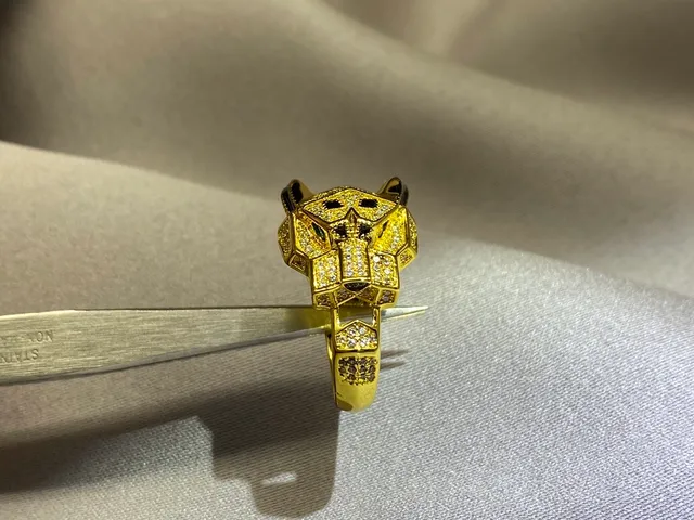 Gold Silver Geometric Panther Head Pavé-Set Crystals Ring 4