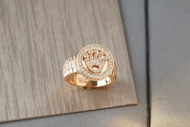 Gold Silver Pave-Set Circular Face Ring 6