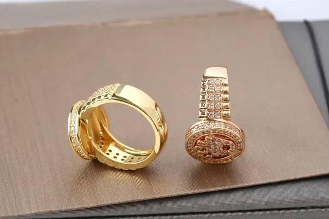Gold Silver Pave-Set Circular Face Ring 8