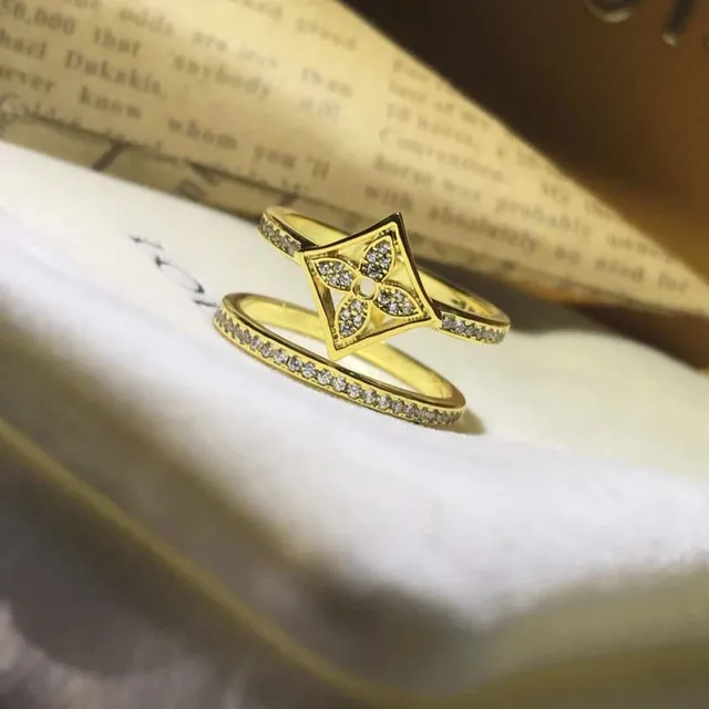 Gold Silver Quatrefoil Motif Pavé-Set Band Ring 2