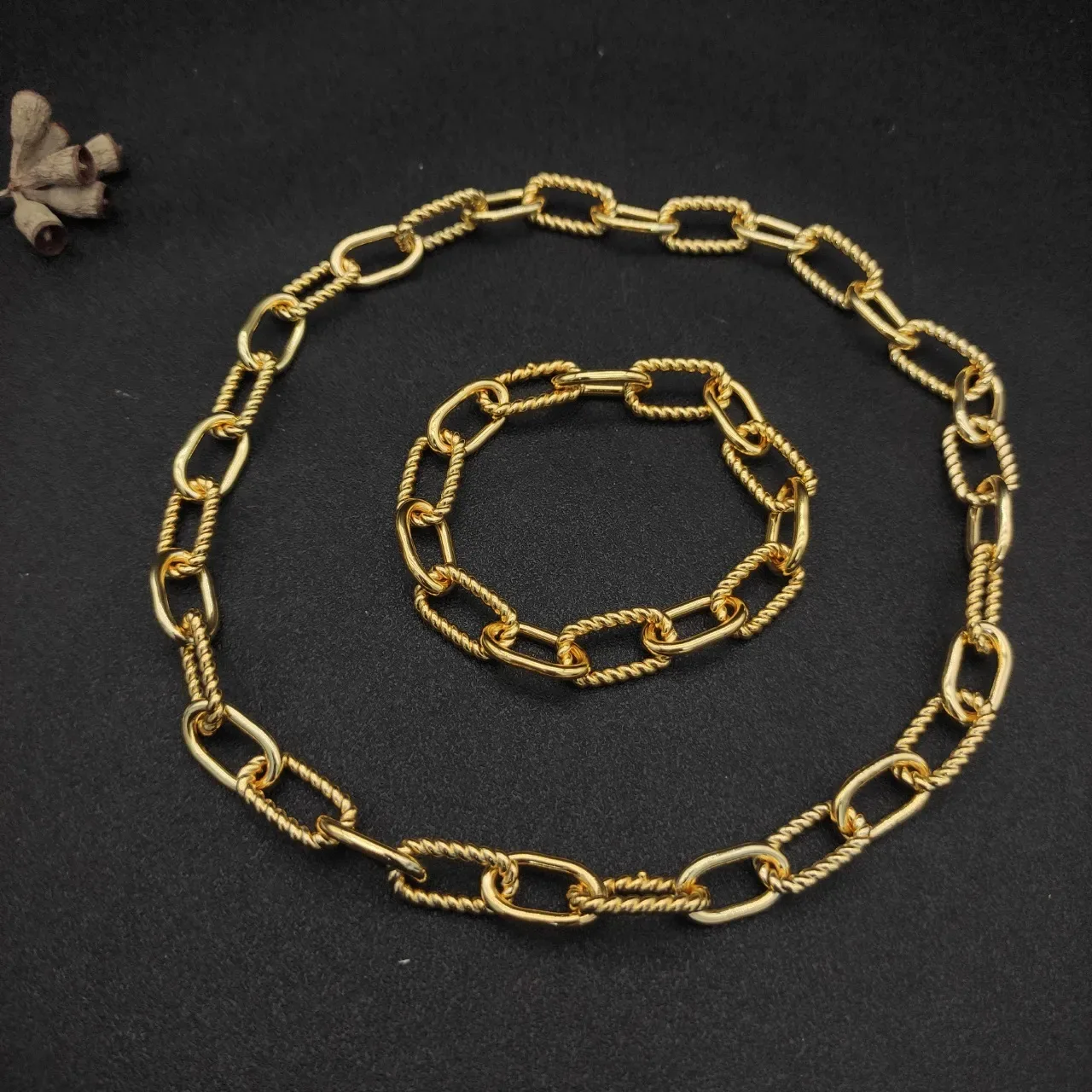 Gold-Tone Alternating Oval and Rope Chain Necklace 5
