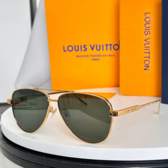 Gold Tone Aviator-Style Green Lens Sunglasses 3