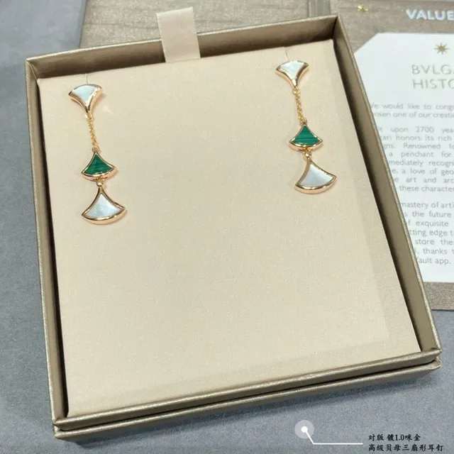 Boucles d'oreilles pendantes dorées en forma d'éventail en couches de nacre et malachite 4
