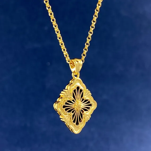 Gold-Tone Filigree Quatrefoil Floral Pendant Necklace 8