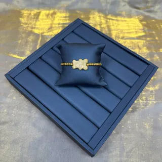 Pulsera con Motivo de Hueso en Oro con Pavé