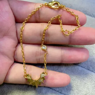 سلسلة ذهبية شفافة مع قلادة Sunburst