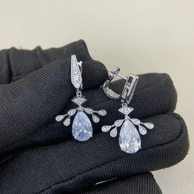 Gold Transparent Pear-Shaped Central Stone Earrings 3