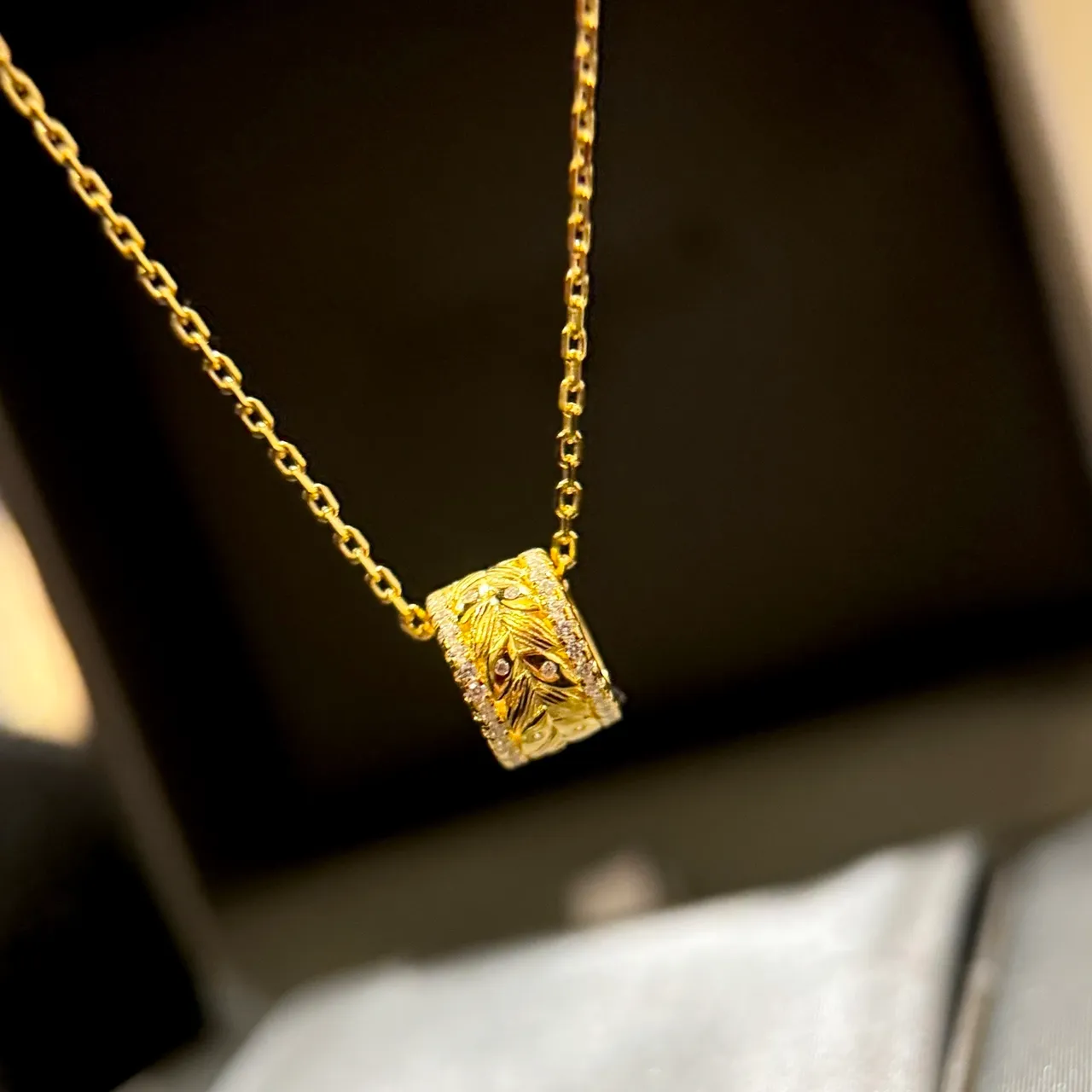 Gold White Chain Pavé-Set Clear Stones Necklace 2