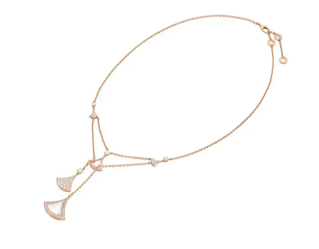 Gold White Layered Chain Dual Fan-Shaped Pendants Necklace 5