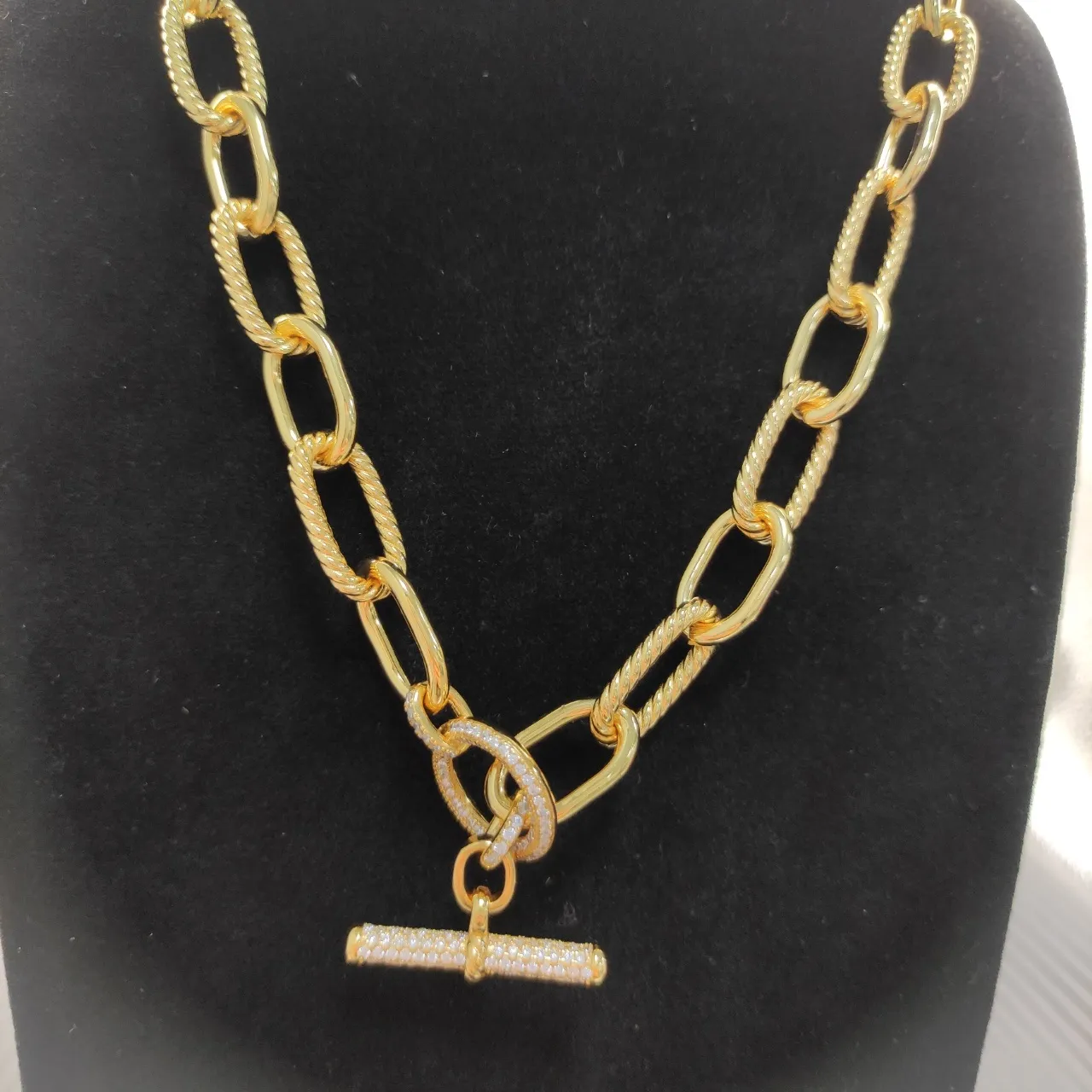 Gold White Rope-Link Chain Pavé-Toggle Clasp Necklace 3