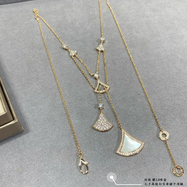 Gold White Y-Drop Fan-Shaped Pendants Necklace 6