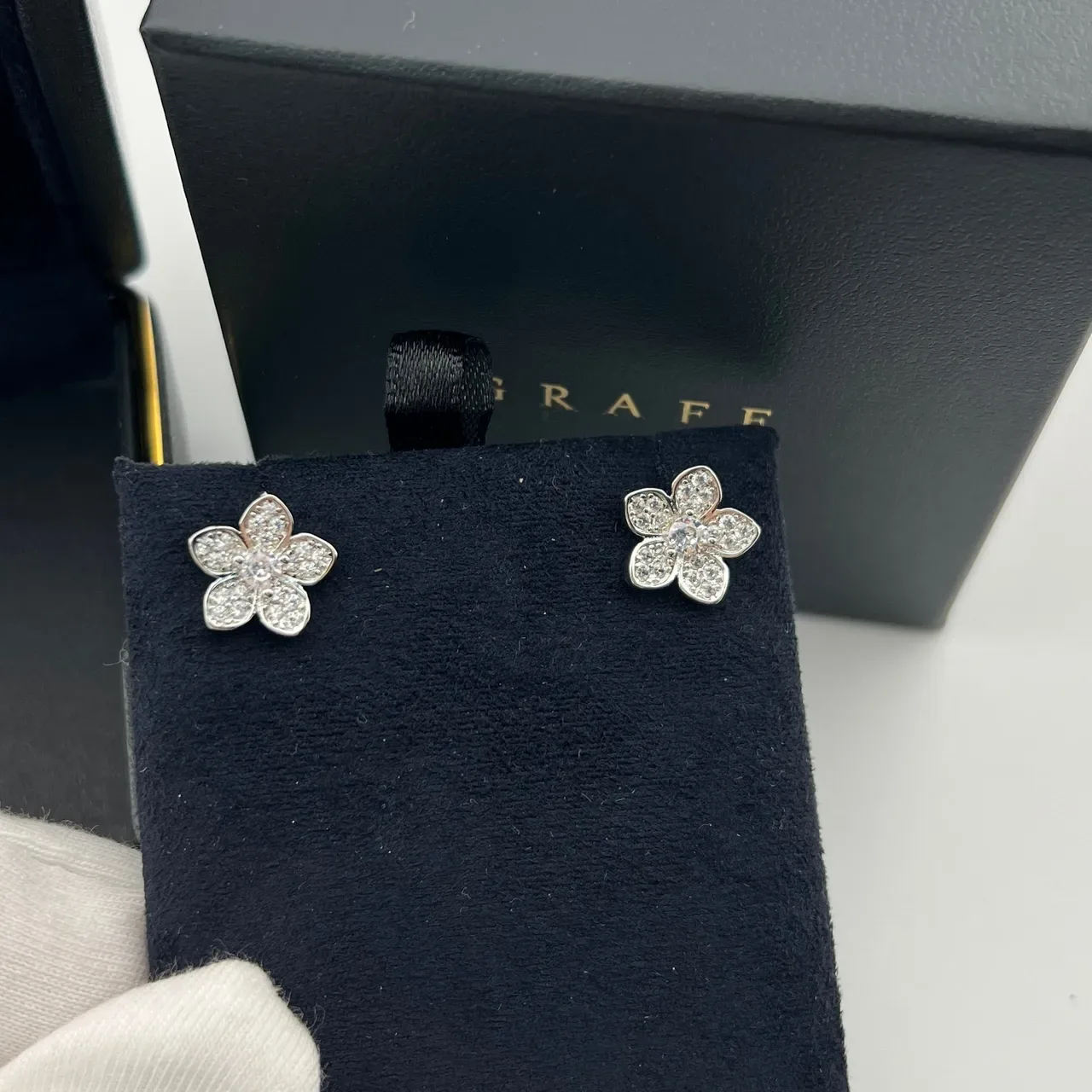 Graff Flower-Shaped Pavé-Set Five-Petal Stud Earrings 5