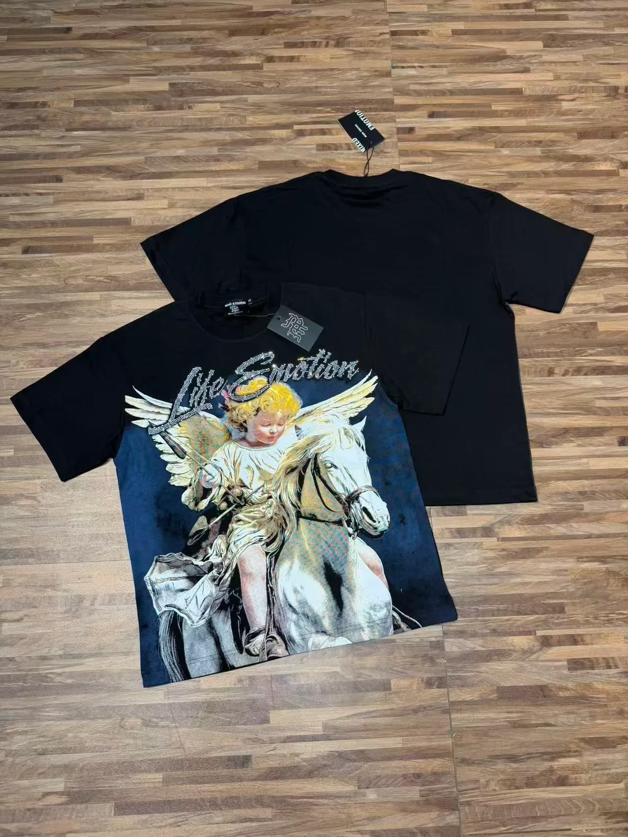 Graphic Print Angel on Horse Motif T-Shirt 4