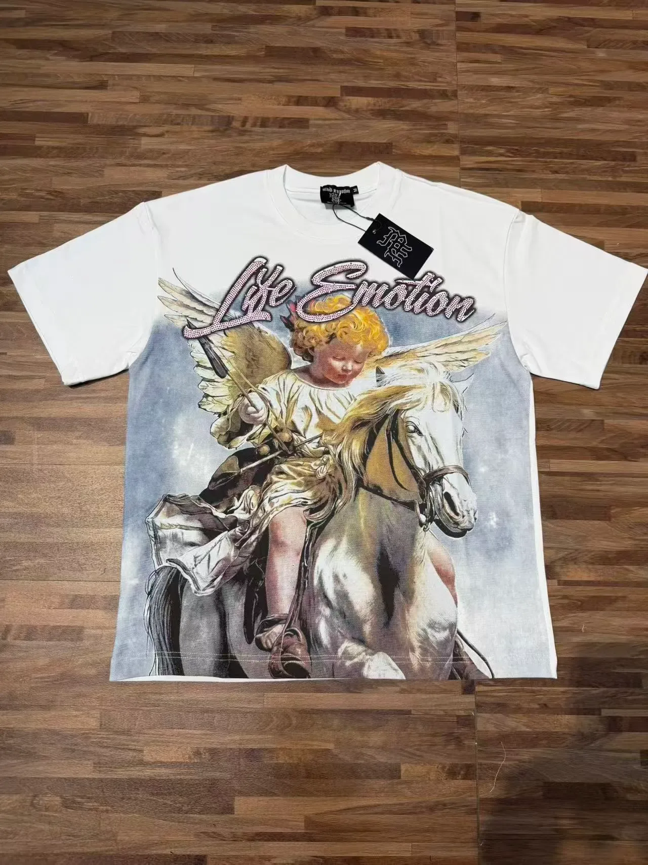 Graphic Print Angel on Horse Motif T-Shirt 10