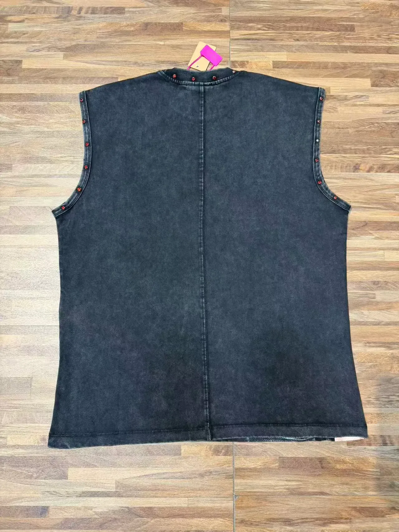 Graphic-Print Riveted Armhole Vest Top 6