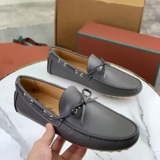 Loafer gris beige en cuir pebbled avec coutures Moc-Toe