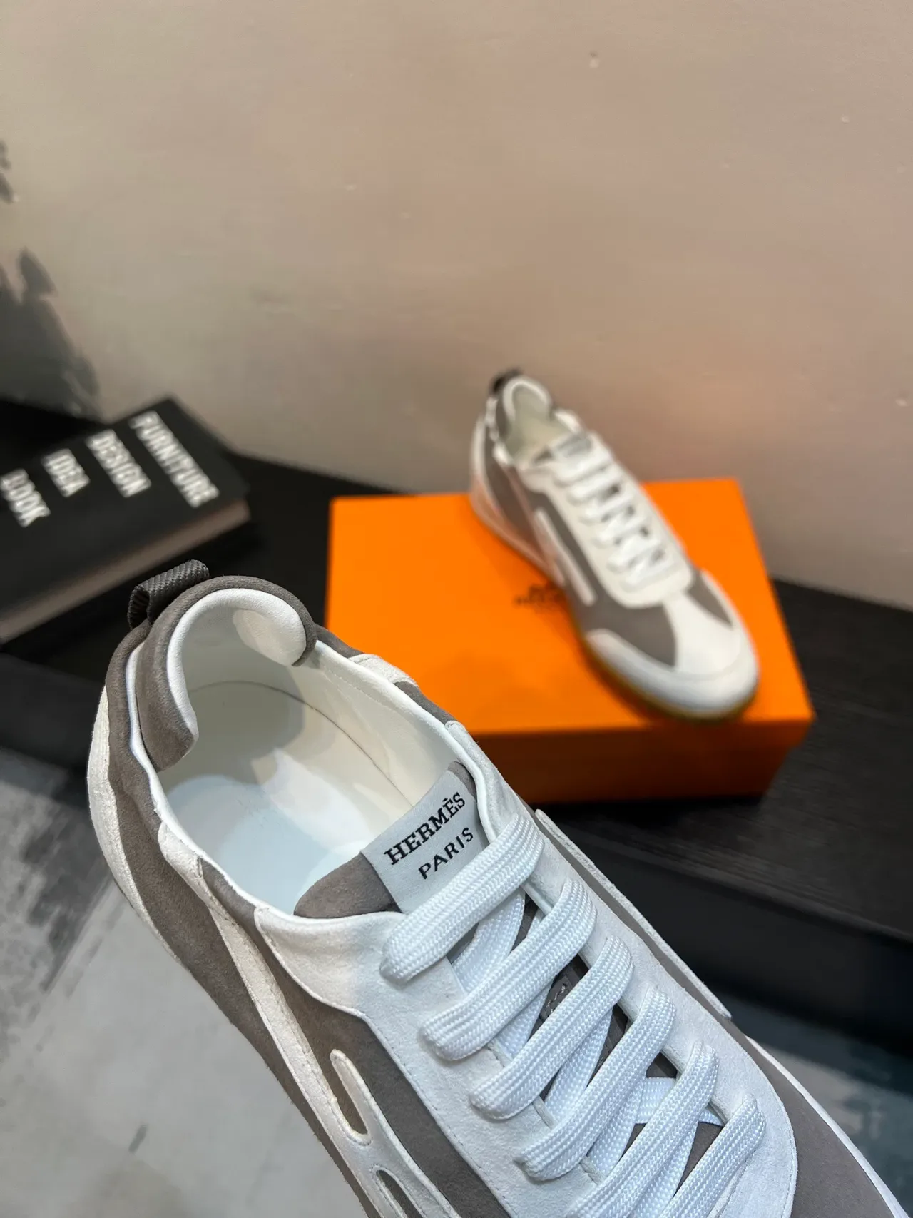 Gray White Low-Top Suede-Leather Panelled Lifestyle Sneakers 7