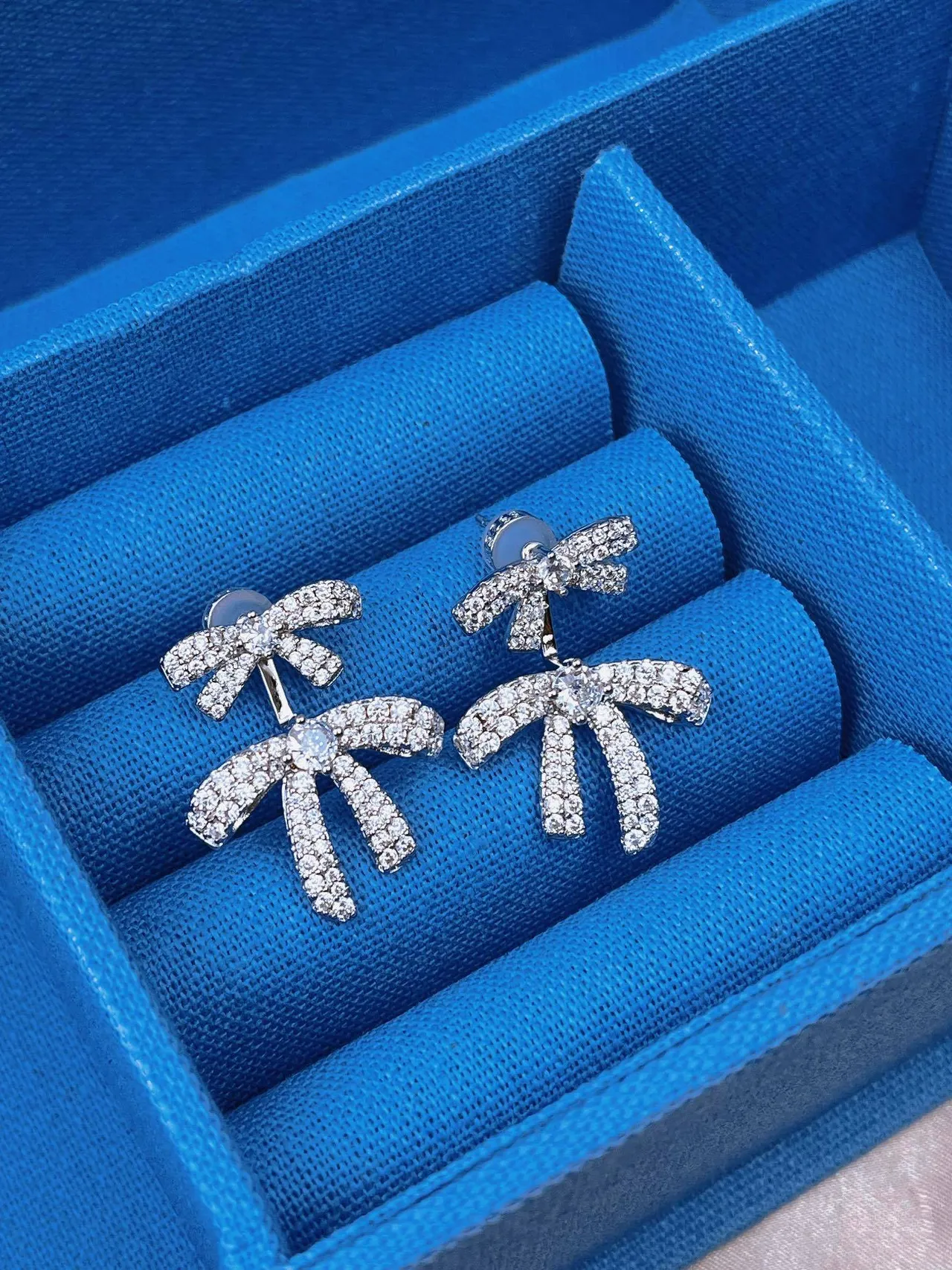 HEFANG Bow Motif Pavé Crystal Stud Earrings 9