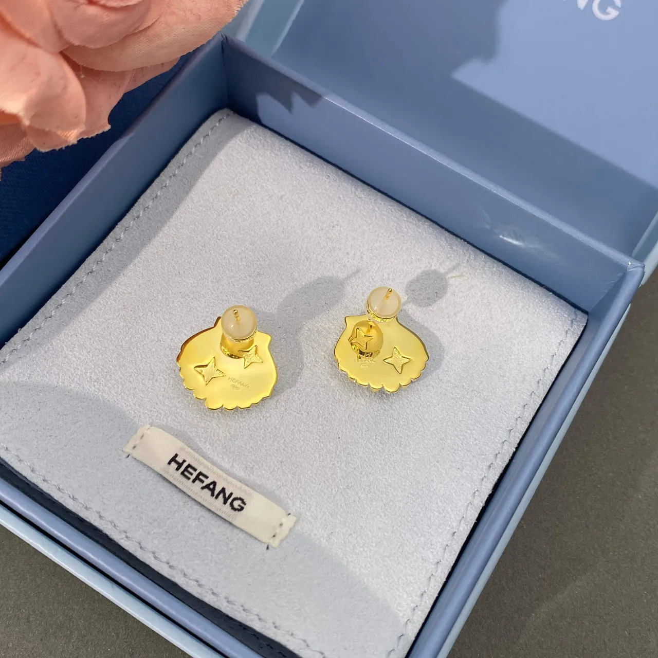 HEFANG Shell-Shaped Pavé Crystal Gold-Tone Stud Earrings 6