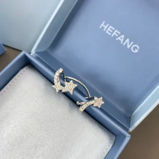 HEFANG Silver Transparent Pavé-Set Celestial Motif Earrings