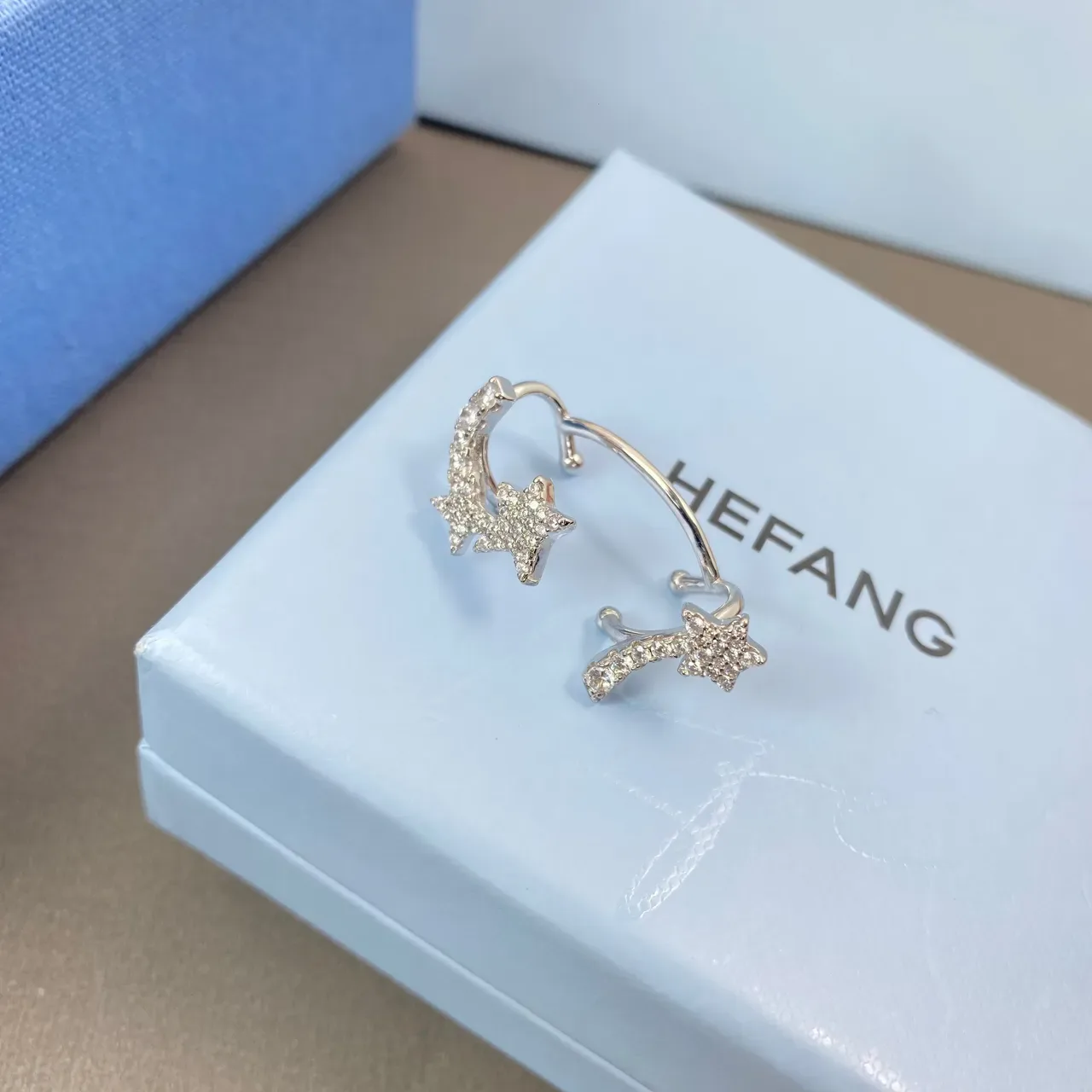 HEFANG Silver Transparent Pavé-Set Celestial Motif Earrings 8